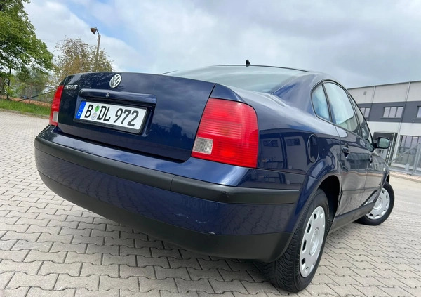 Volkswagen Passat cena 3500 przebieg: 188161, rok produkcji 2000 z Świdnica małe 301